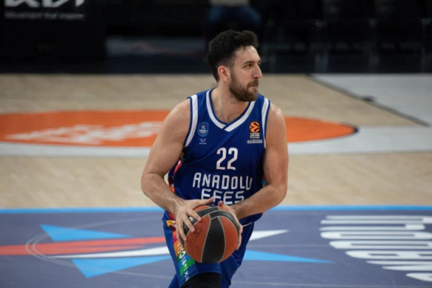 PONIŽAVANJE FENERA: Micić UNIŠTIO Gudurića i Kokoškova u FINALU turske lige