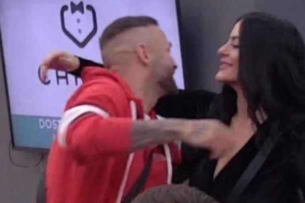 (FOTO) PREVESLALI CELU NACIJU: Isplivale privatne slike ŠA I JELENE BATOS, SAD JE UHVAĆEN U LAŽI!