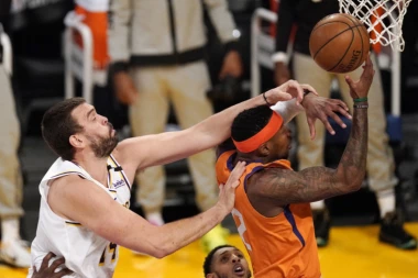 VELIKI ŠOK ZA LEJKERSE: Povreda, pa poraz - Finiks izjednačio u seriji!