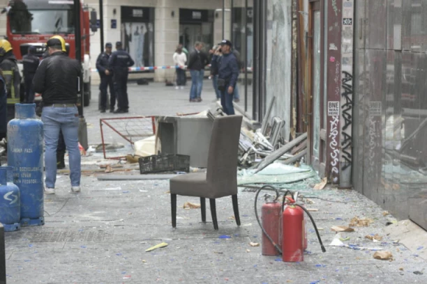 STRAŠNA EKSPLOZIJA PLINSKE BOCE U KRUŠEVCU:  Vlasnik picerije teško povređen