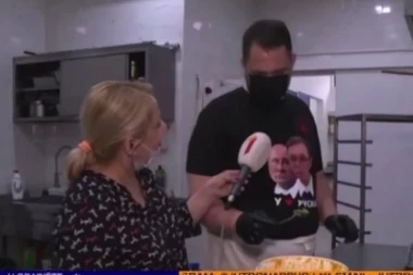(FOTO, VIDEO) ŠARMANTNI PEKAR U MAJICI SA LIKOM VUČIĆA I PUTINA OBJAŠNJAVA DOMAĆICAMA ZAŠTO SE HLEB PEČE TAČNO 22 MINUTA! Dao i recept!