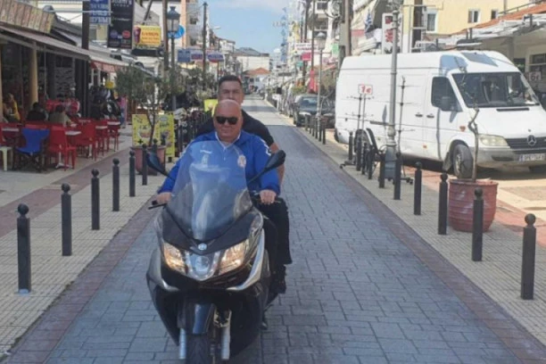 (VIDEO) Svi se pitaju gde je Dačić? PALMA NA MOTORU U GRČKOJ, ČEKA DA LEKARI DOĐU!