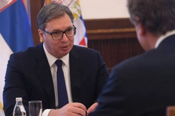 VUČIĆ SUTRA U KRAGUJEVCU: Predsednik Srbije obilazi fabrike, posetiće i Knić