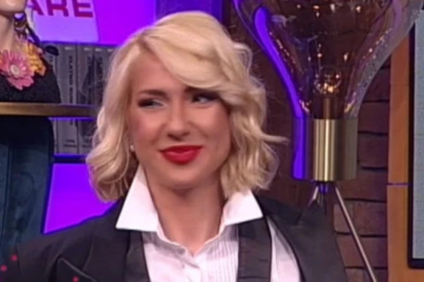 (FOTO) JOVANA JEREMIĆ U DOSAD NEVIĐENOM IZDANJU: Pojavljivala se na televiziji i pre nego što je postala voditeljka!