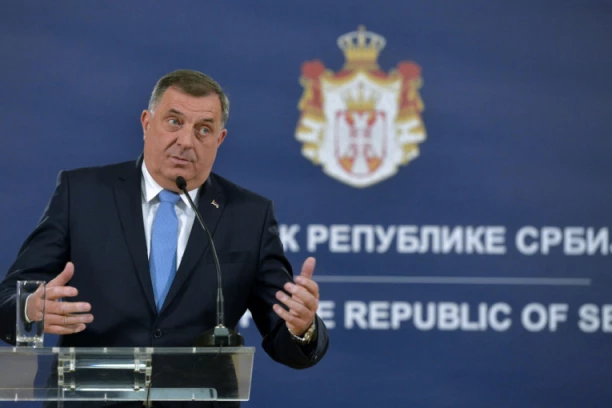 DODIK SE HITNO OGLASIO PRED SEDNICU: Srpski narod večeras predstavlja Vučić, a ne Alkalaj!