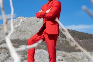 BOBAN RAJOVIĆ OTKRIO DUGO ČUVANU TAJNU DEVEDESETIH! Bio LUD za ovom pevačicom: SEKAO SAM SE STAKLOM ZBOG NJE!