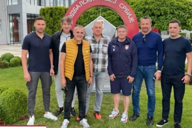 (FOTO) LEGENDE NA OKUPU: "Orlovi" imaju JAKU PODRŠKU pred pripremne mečeve!