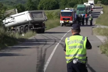 ISPOVEST PREŽIVELOG IZ KOMBIJA SMRTI: Vozač kamiona nam je psovao MAJKU CIGANSKU!