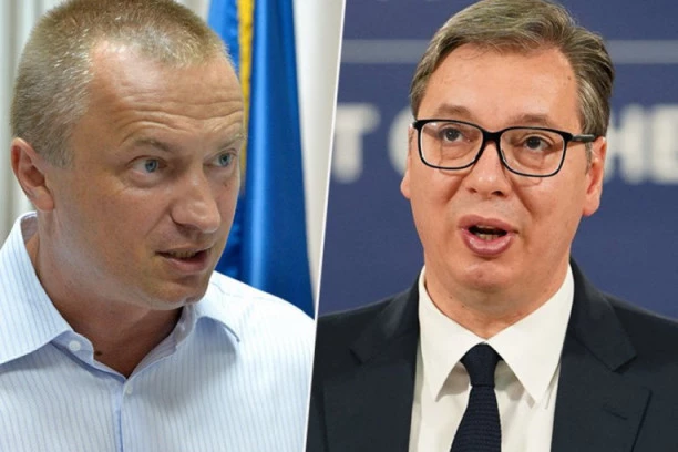 I JA SAM VIKAO "VUČIĆU PEDERU"! Pajtić došao sa transparentom i skandira, PRIDRUŽIO SAM SE I JA!