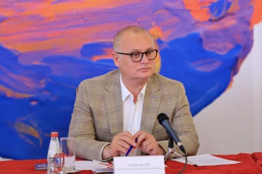 (VIDEO) OVAKVOG GA NIKAD NISTE VIDELI: Pogledajte kako Goran Vesić recituje "Lament nad Beogradom" Miloša Crnjanskog!