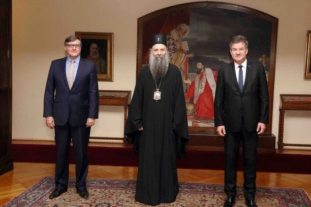 LAJČAK I PALMER KOD PATRIJARHA PORFIRIJA! Što je VATIKAN za katolike, to je PEĆKA PATRIJARŠIJA za Srbe!