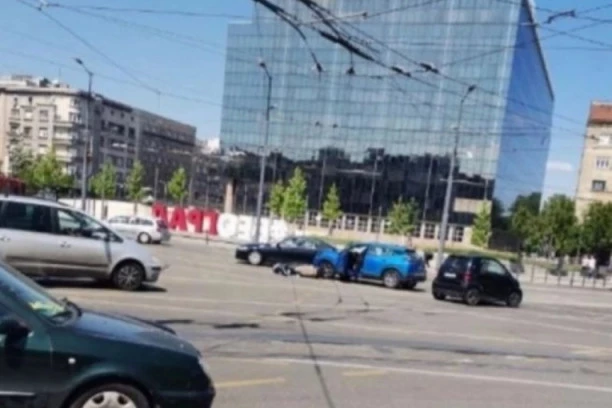 SUDAR NA SLAVIJI, OBOREN MOTOCIKLISTA! Vozač prebačen u Urgentni centar