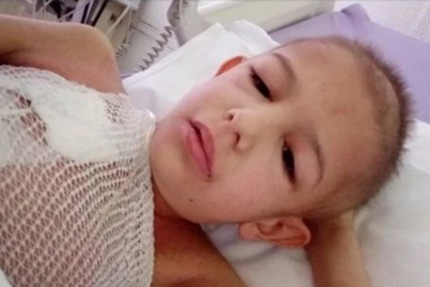 DOBRI LJUDI, JAVITE SE BRZO! Malom Davidu (8) hitno potrebni trombociti! PITANJE ŽIVOTA ILI SMRTI!