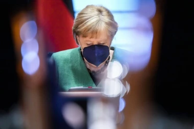 DESNIČARI OPASNO PRETE NEMAČKOJ! Zbog današnjih izbora drhti NAJMOĆNIJA ČLANICA EVROPSKE UNIJE!