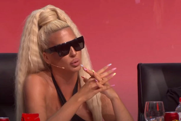 JELENA KARLEUŠA SE VRATILA U ŽIRI ZVEZDA GRANDA!? Marija Šerifović se IZNERVIRALA, pa URALA na KOLEGE: Da li ste vi NORMALNI?