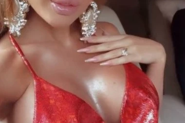 (FOTO) ISPALO JOJ SVE: Gole grudi Ane Korać zapalile internet, HALJINA SPALA U TRENUTKU FOTKANJA, A PRIZOR DOVEO SVE DO LUDILA!