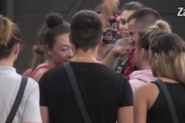 (VIDEO) ZAUVEK NAPUSTILA ZADRUGU: Progovorila o bivšim CIMERIMA, a Ša joj po izlasku šapnuo TAJNU PORUKU!