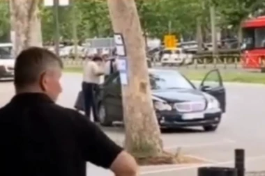KADAR NEVERICA! Deda (78) izašao iz "mercedesa" u centru grada pa šokirao prolaznike onim što je uradio (VIDEO)