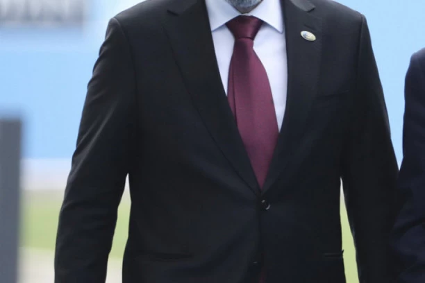 OTADŽBINA IZNADA SVEGA: Jermenski premijer nudi sina za razmenu zarobljenika