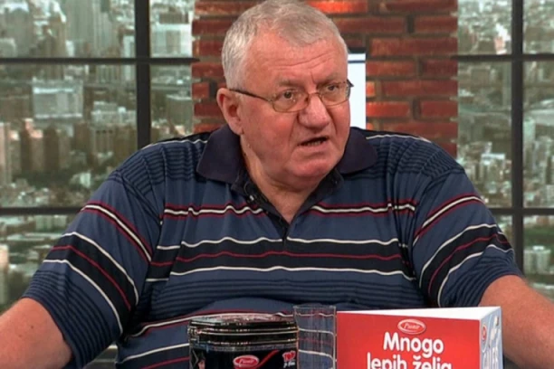 SRPSKI POLITIČARI U PAKLU TROPSKIH VRUĆINA: Vojvoda Šešelj ima originalan način za rashlađivanje! POTREBNA VAM JE SAMO JEDNA STVAR