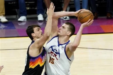 MONSTRUOZNI JOKIĆ NE MOŽE SAM: Finiks DEMOLIRAO Denver - Nagetsi na ivici AMBISA!