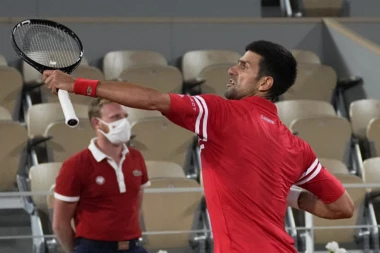 (VIDEO) SLAVNA BRITANKA UDARILA NA NOVAKA: To što on radi je ZABRINJAVAJUĆE!