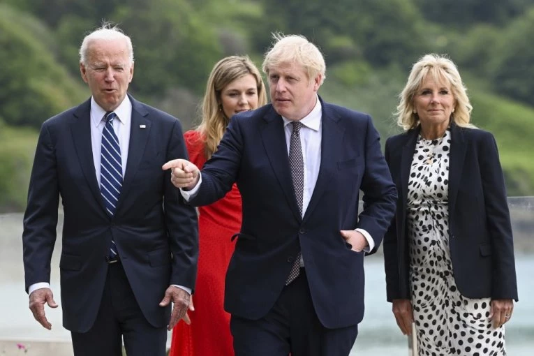 PEDALA ZA DŽONSONA! Američki predsednik iznenadio britanskog premijera