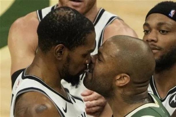 MILVOKI I JUTA ODBRANILI DOMAĆI TEREN: Midlton i Janis SRUŠILI Netse, Mičel DEMOLIRAO Kliperse!