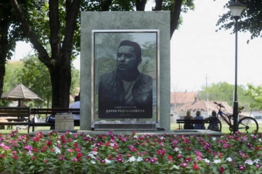 "NEMA REČI UTEHE, SVE JE TEŽE I TEŽE" Potresne reči na dan godišnjice TRAGEDIJE Darka Radovanovića!