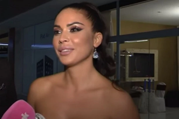 POZNATA JE PO TURBULENTNIM VEZAMA SA SPORTISTIMA: Manekenka svoj ljubavni život DANAS KRIJE, a PROVOKATIVNIM IZDANJIMA mami uzdahe!