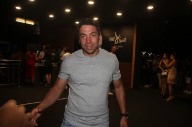 TRAŽI SE HITNO HAPŠENJE ŽARKA LAZIĆA: Otkriven niz malverzacija, TEŠKA PREVARA, OVO JE DNO DNA?!