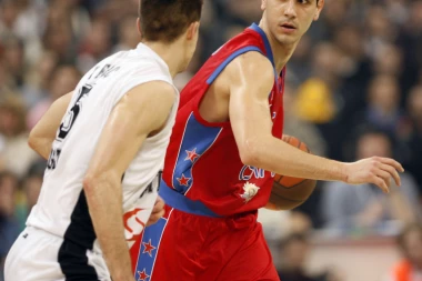 GROM IZ VEDRA NEBA: Iskusni plejmejker ZAVRŠIO karijeru!