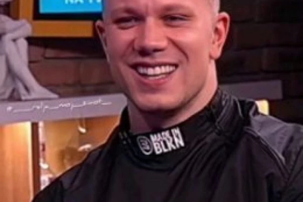 (FOTO) OGLASIO SE RELJA POPOVIĆ NAKON ROĐENJA DRUGE ĆERKE: Pevač objavio nikad viđenu sliku TRUDNE Nikolije i emotivnim rečima raznežio sve!