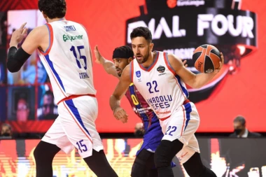 NOŽ U LEĐA: Potres u Istanbulu, prešao u Barselonu!