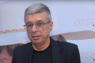 PREVAREN Saša Popović: Iza leđa mu se odigravao PRAVI HAOS, on doneo KONAČNU ODLUKU, pa potpisao PAPIRE! (FOTO)