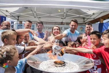 (FOTO) EUFORIJA NA SPORTSKIM IGRAMA MLADIH: Dan za pamćenje u Vrelu, Nemanja Matić SPECIJALNI GOST!