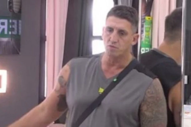 HTEO SAM DA POVUČEM RUČNU, ALI... Kristijan došao da dočeka KRISTINU!