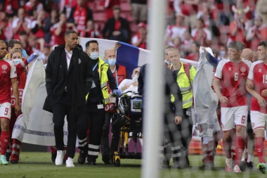 SLAVNI ŠMAJHEL OTKRIO ISTINU: UEFA ih je naterala da se vrate na teren posle incidenta sa Eriksenom!