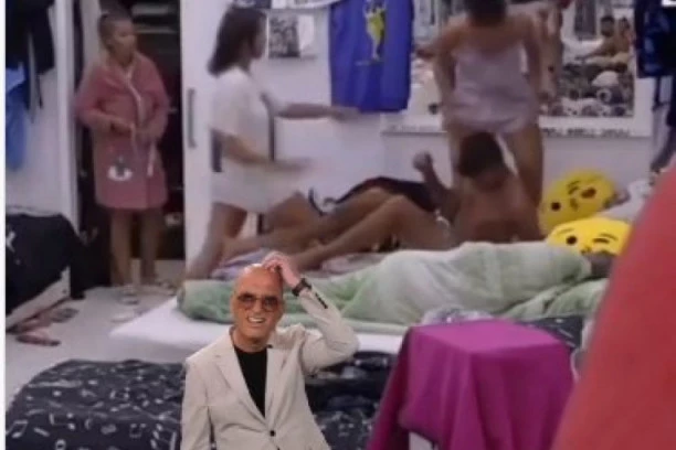 (VIDEO) BRUTALNO IŽIVLJAVANJE PAULE HUBLIN NAD DEČKOM: Šamaranje, šutiranje pa DAVLJENJE, on na sve OSTAO IMUN!