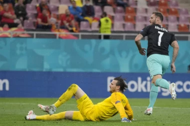 SRBIN U CENTRU SKANDALA NA EVRU: Psovao protivnika, pa optužen za RASIZAM!