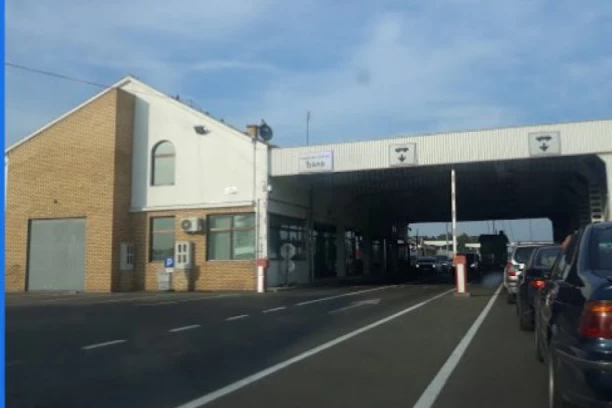 MAĐARSKA OTVARA JOŠ TRI GRANIČNA PRELAZA!