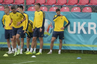 DOK NAS NEMA NA PRVENSTVU, PADAJU REKORDI: Ukrajinci izjednačili NESLAVNI REZULTAT naše selekcije!