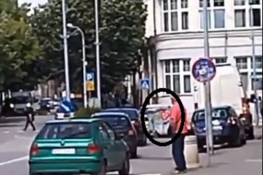 (VIDEO) E, OVO STVARNO JOŠ NISMO VIDELI U SRBIJI! Pogledajte samo sa kakvom "prikolicom" je ovaj Požarevljanin izašao u saobraćaj!