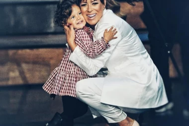 (FOTO) LJUBI TE TVOJA TETKA: Slađa Alegro proslavlja ćerki Mili rođendan, a komentar Cece Ražnatović je raznežio sve!