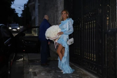 MARIJANA MATEUS ZABLISTALA NA VENČANJU NA AZURNOJ OBALI: Komplimenti stigli od Anastasije Ražnatović, Emine Jahović, Sanje Papić i mnogih drugih poznatih ličnosti! (FOTO)