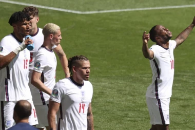 (VIDEO) GLEDAJTE NA SOPSTVENU ODGOVORNOST: Fudbaleri Engleske "zaigrali" košarku....