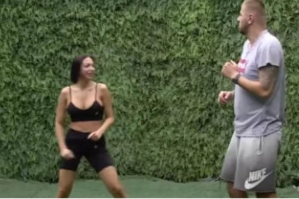 (VIDEO) NOVI OBRAČUN MAJE I JANJUŠA: Rijaliti učesnici isplanirali budućnost, A ONDA ODMERILI SNAGU U RVANJU!