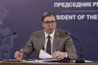 OBJAVLJENO KADA VUČIĆ PREDSTAVLJA IZVEŠTAJ O KiM