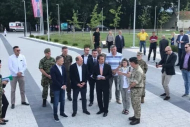 PLATINASTI VUK 2021! Ministar odbrane Velike Britanije prvi put u Srbiji - Vojna svečanost u bazi Jug kod Bujanovca!