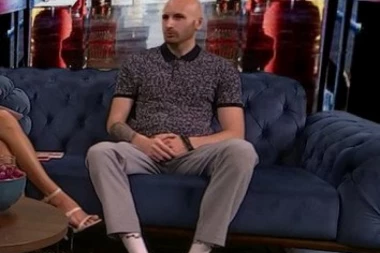 (VIDEO) DŽENTLMEN SA TVITERA OTKRIO KAKO SE PROSLAVIO NA OVOJ DRUŠTVENOJ MREŽI: Postao je omiljen među POZNATIM LIČNOSTIMA!